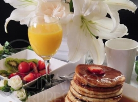 Desayuno Matrimonial.  Regalos para novios o novias. Regalo de aniversario