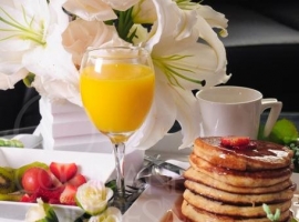 Desayuno Matrimonial.  Regalos para novios o novias. Regalo de aniversario